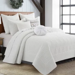 O Christmas Round Metalic Snowflake Pillow R16 -Levtex Home 5 O Christmas Round Metalic Snowflake Pillow R16 -Levtex Home -Cozy Home Decor Shop GUEST ab915541 9787 437c 87d4 eeb9ef1bb78c